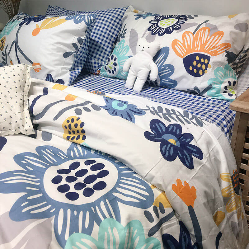 Simplify Your Dorm Life with Our Three-Piece Set of Single Bed Sheets - Homelune LTD home essentials and decor!