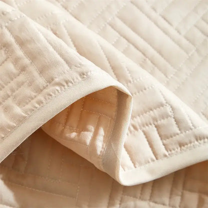 Transform Your Bedroom with Our Lightweight Quilted Cotton Bedspread - Homelune LTD home essentials and decor!